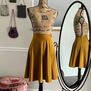 Swivels & Bow Golden Swing Skirt
